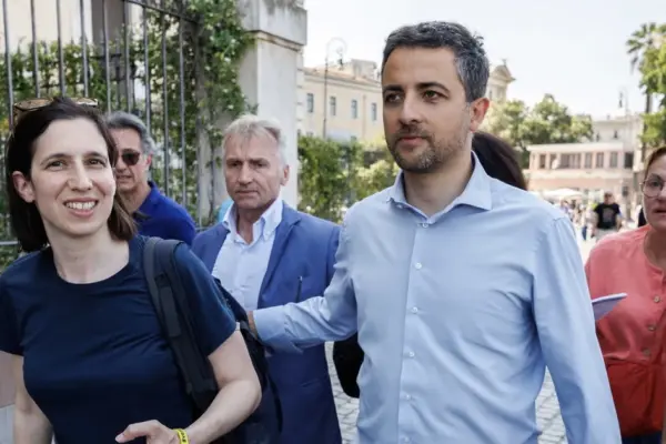 Elly Schlein, the plan to hinder Giuseppe Conte: "Marco Furfaro leader of the Pd" | Libero Quotidiano.it