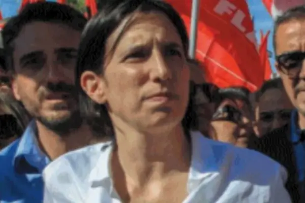 Schlein attacks on illegal labor recruitment But the PD's law failed | Libero Quotidiano.it