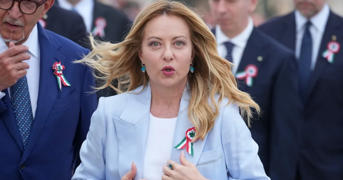 Giorgia Meloni, is her plane delayed? The shameless left: "She had judo" | Libero Quotidiano.it