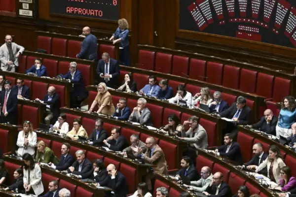 Electoral law, the Chamber approves: the center-right cheers in the chamber | Libero Quotidiano.it