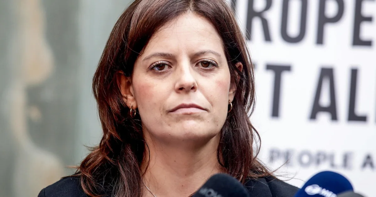 Ilaria Salis, collaborators on the run: "Poor, but happier" | Libero Quotidiano.it