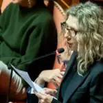 Pd, here is the latest politically correct battle: “person” instead of “man” | Libero Quotidiano.it