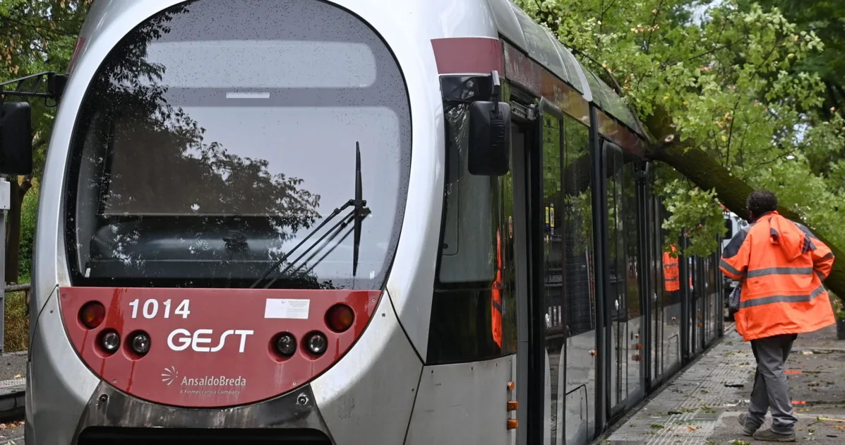 If the tram unmasks the white man | Libero Quotidiano.it