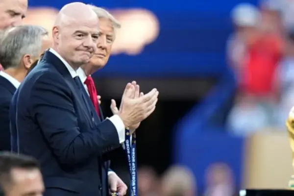 Infantino, the latest madness: to whom he wants to sell the World Cup. The revolt breaks out, a dramatic scenario | Libero Quotidiano.it