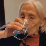 At 107 years old, she joins Fdi. The story of Erminia, sister of Italy | Libero Quotidiano.it