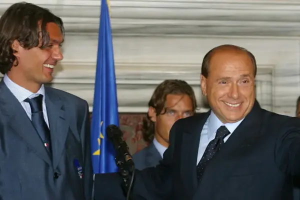 Paolo Maldini, the backstory: those doubts of Silvio Berlusconi at dinner | Libero Quotidiano.it