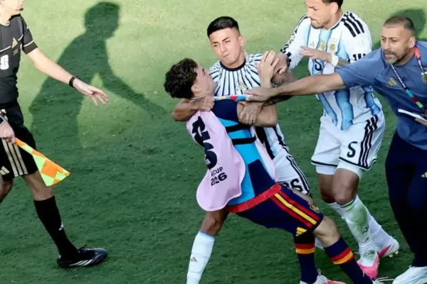 Spain-Argentina, punches, insults and shoves: the shameful scene that no one saw | Libero Quotidiano.it