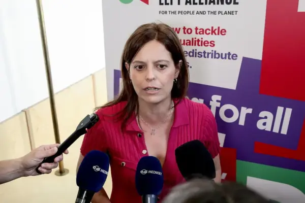Ilaria Salis shocking about the conviction: "The bailiff did not leave me the notification" | Libero Quotidiano.it
