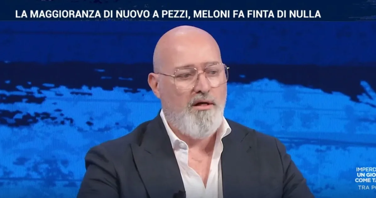 In Onda, Bonaccini loses his temper: "Are we telling Italians that we are assh***s?" | Libero Quotidiano.it