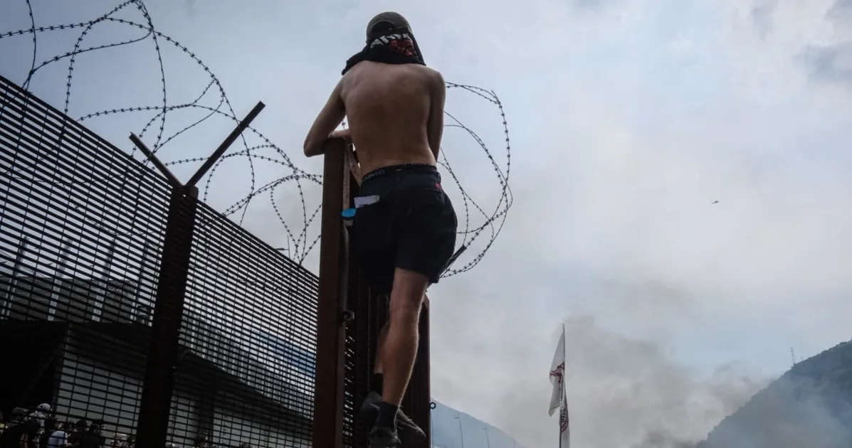 A license against terrorists and social centers is needed | Libero Quotidiano.it