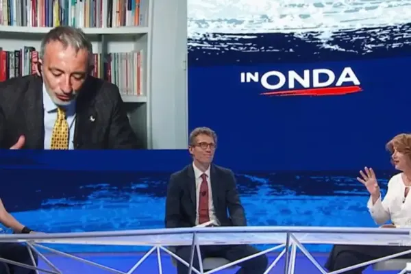 In Onda, "this is the height". And Senaldi silences Anna Falcone, "She doesn't know" | Libero Quotidiano.it