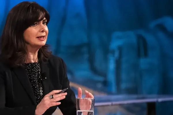 The robes strike back. And Boldrini: "Scavenging from the right" | Libero Quotidiano.it