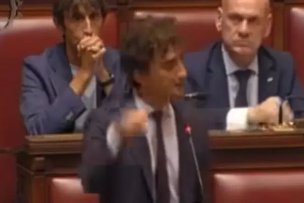 Galeazzo Bignami silences Pd and 5 Star in the chamber: "We put our face on the line, you something else" | Libero Quotidiano.it