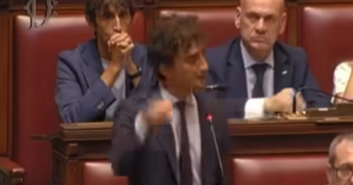 Galeazzo Bignami silences Pd and 5 Star in the chamber: "We put our face on the line, you something else" | Libero Quotidiano.it