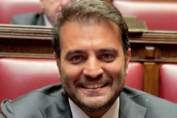 FdI, Cangiano sues Ranucci: "I won't wait until November. And my children?" | Libero Quotidiano.it