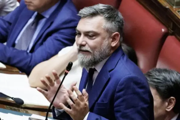 National team, the "Pirloni" of the wide field: stabs between Pd and M5s | Libero Quotidiano.it