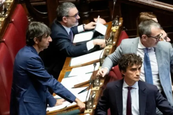 Giorgia Meloni, the backstory: "Everyone to vote," a sensational phone call | Libero Quotidiano.it