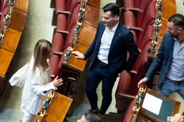 Meloni-Vannacci, tests of understanding: how to interpret the maneuvers in Parliament | Libero Quotidiano.it