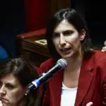 Immigration, FdI humiliates Schlein with two numbers: "We did well" | Libero Quotidiano.it