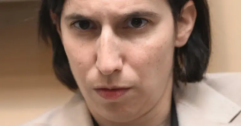 Elly Schlein, "the girl" is a victim of the male Pd members who wanted her | Libero Quotidiano.it