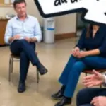 Pd and M5s, the photo with which the Lega humiliates them: "My name is Giuseppe and for two days..." | Libero Quotidiano.it