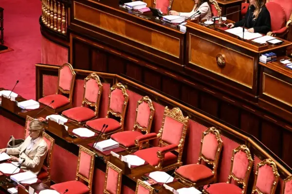 Do you want to be a Senator's secretary? The call is open: here are the salary figures | Libero Quotidiano.it