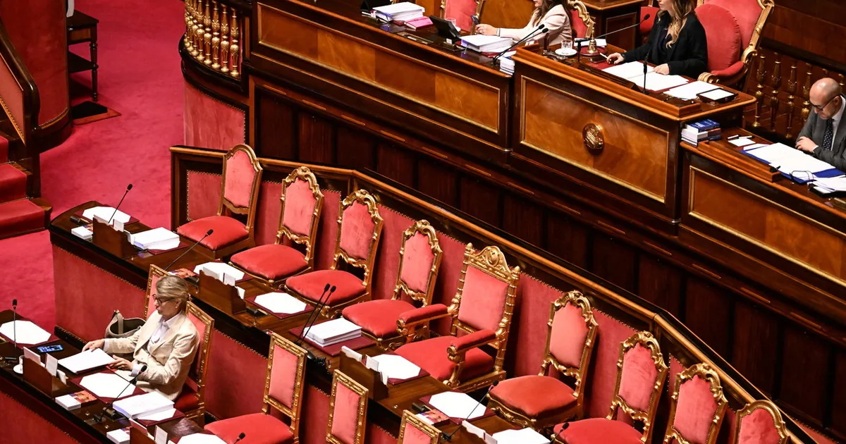 Do you want to be a Senator's secretary? The call is open: here are the salary figures | Libero Quotidiano.it