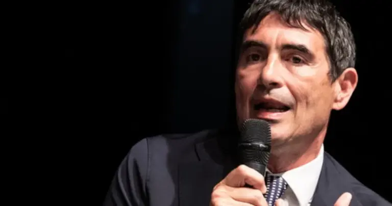 Ceuta, Nicola Fratoianni conspiracy theorist: "Black international behind the migrant invasion" | Libero Quotidiano.it