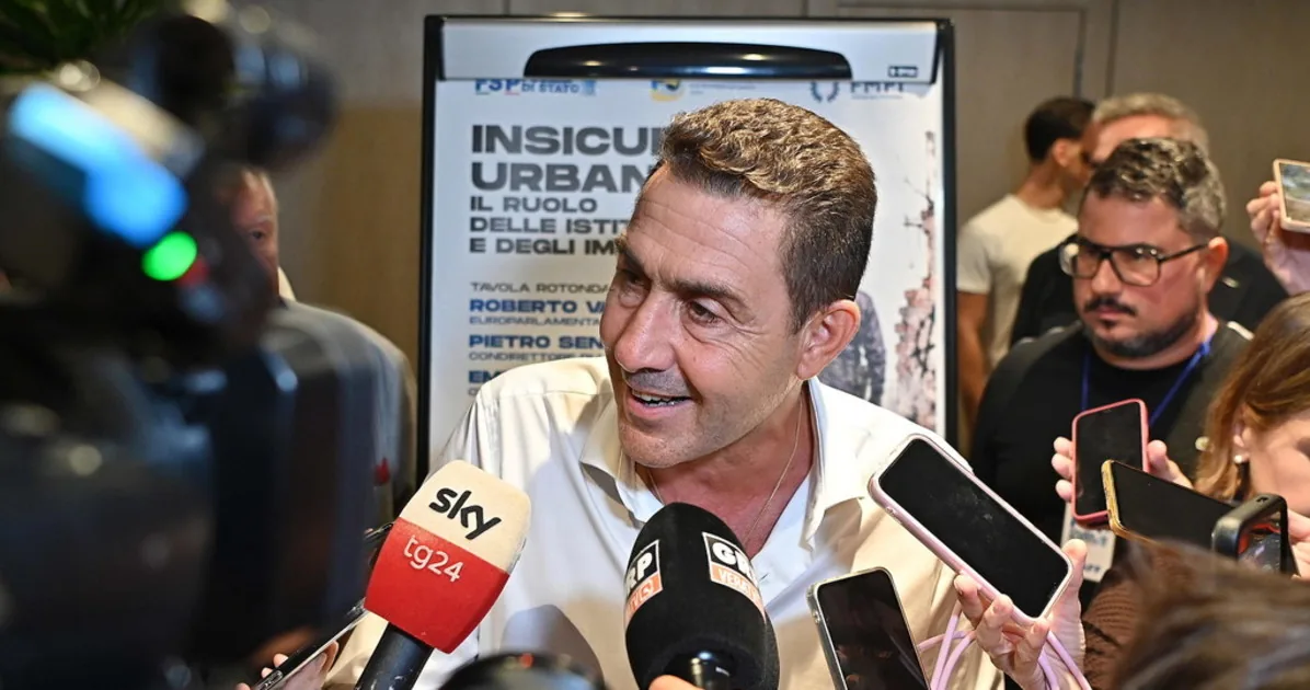 Vannacci, the extreme measure against the maranza: "Controlled ramming" | Libero Quotidiano.it
