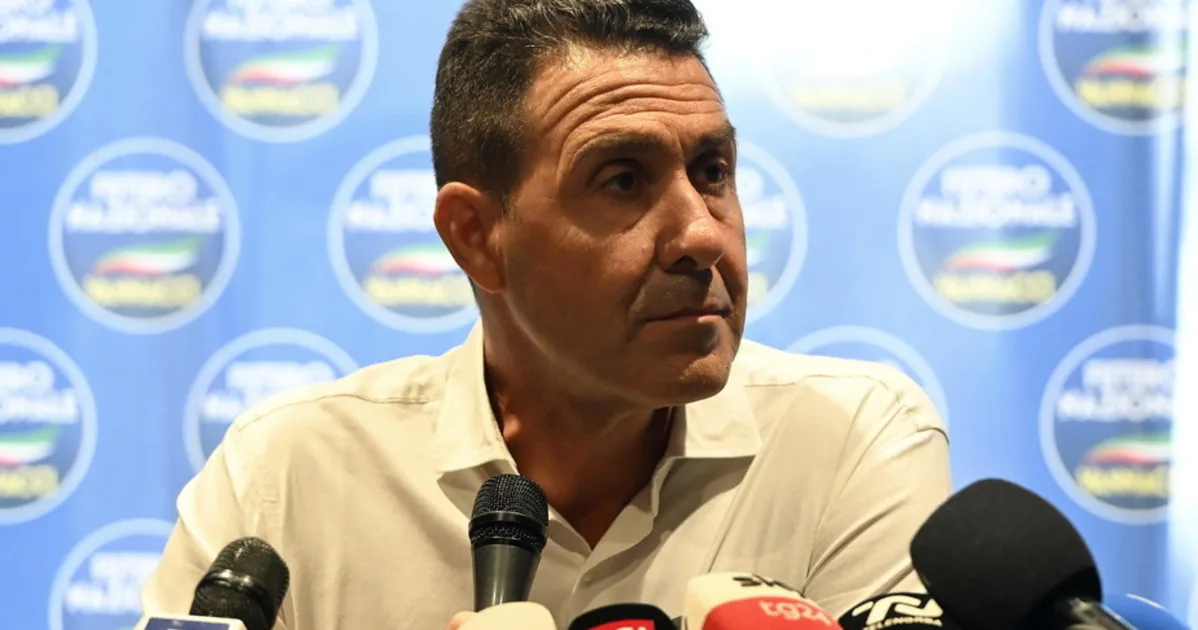 Vannacci, "homosexuality and normal people": the shock vademecum for Fn militants | Libero Quotidiano.it