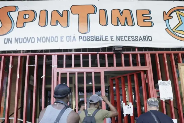 The PD works miracles for Spin Time: illegal occupants already in public housing | Libero Quotidiano.it