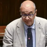 Giuseppe Valditara, horror at the Ministry: an envelope with a bullet delivered | Libero Quotidiano.it