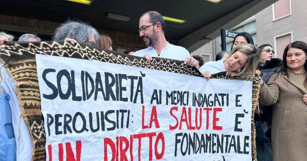 Anti-CPR certificates, the PD in the square with doctors: "Solidarity and closeness" | Libero Quotidiano.it
