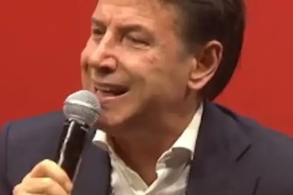 FdI mocks Conte with a video: "The one who changes according to convenience?" | Libero Quotidiano.it