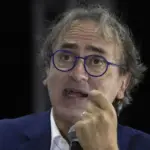 Car tax, Meloni's move drives Angelo Bonelli crazy: "Cetto La Qualunque" | Libero Quotidiano.it